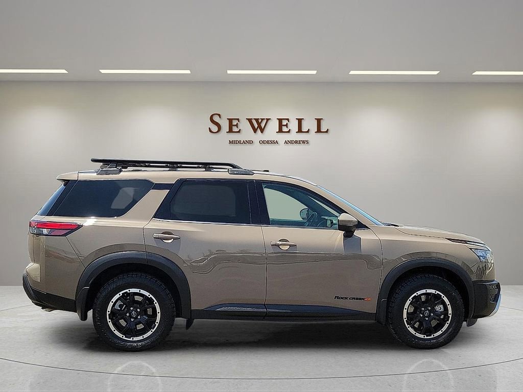 Used 2025 Nissan Pathfinder Rock Creek AWD/4WD image 6