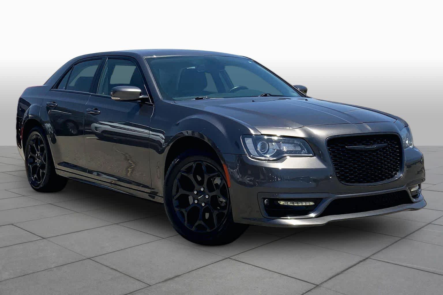Used 2022 Chrysler 300 Touring L w/ Popular Equipment Group AWD/4WD image 3