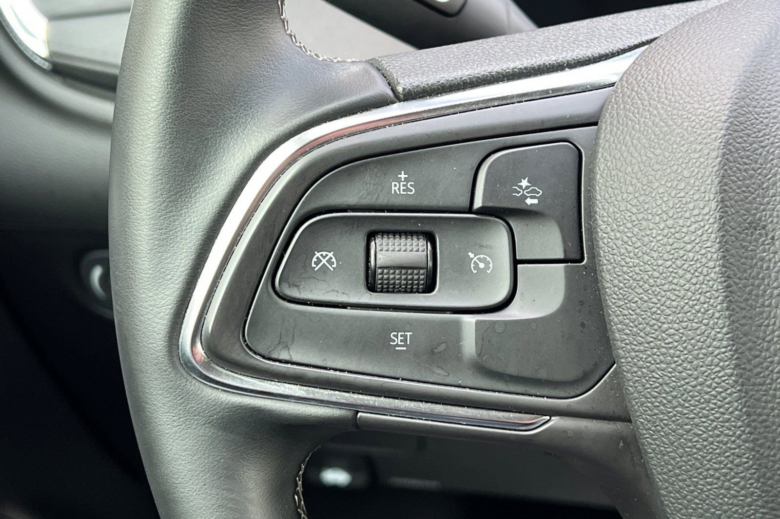 Used 2025 Buick Encore GX Preferred AWD/4WD image 31