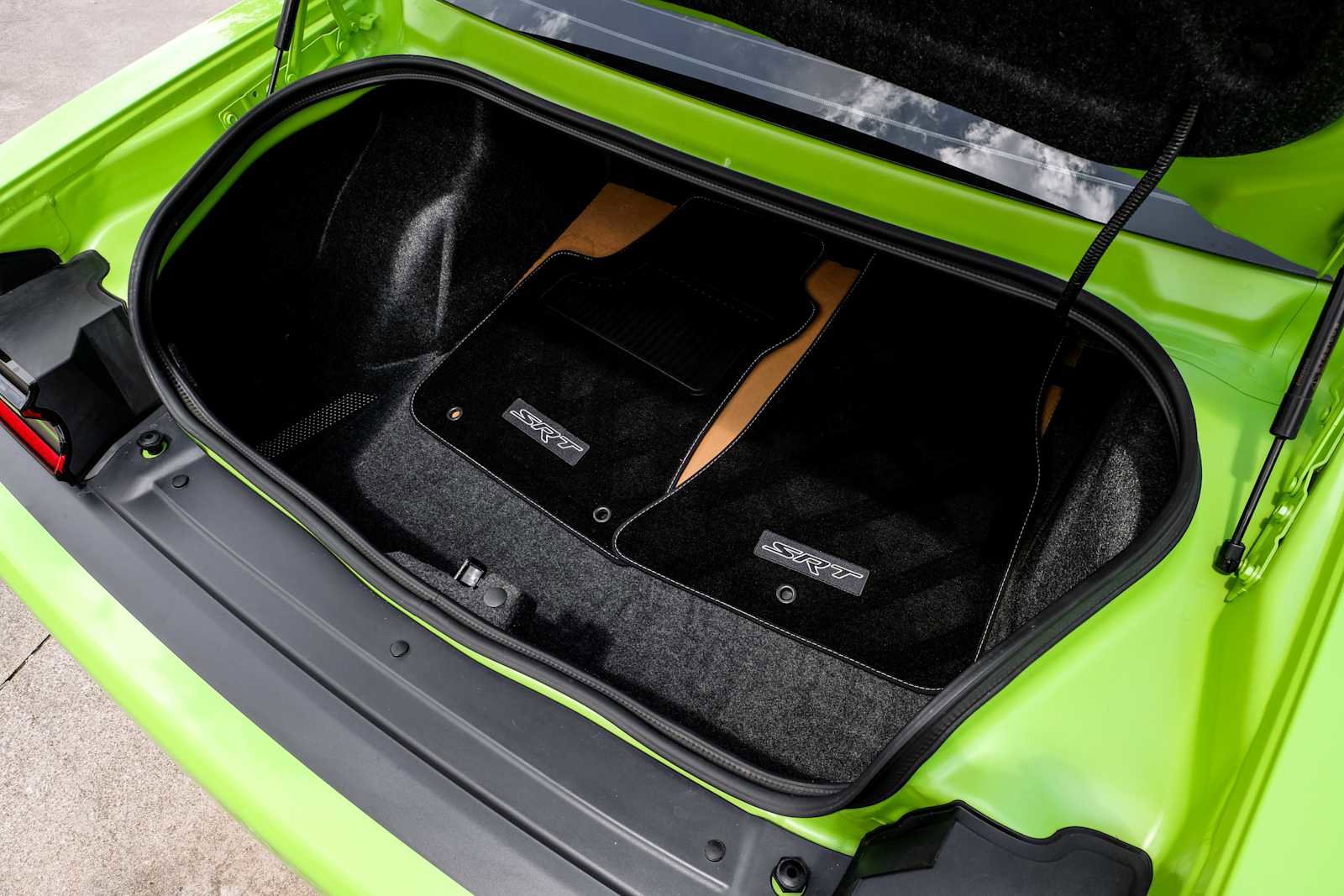 Used 2015 Dodge Challenger SRT Hellcat RWD image 46