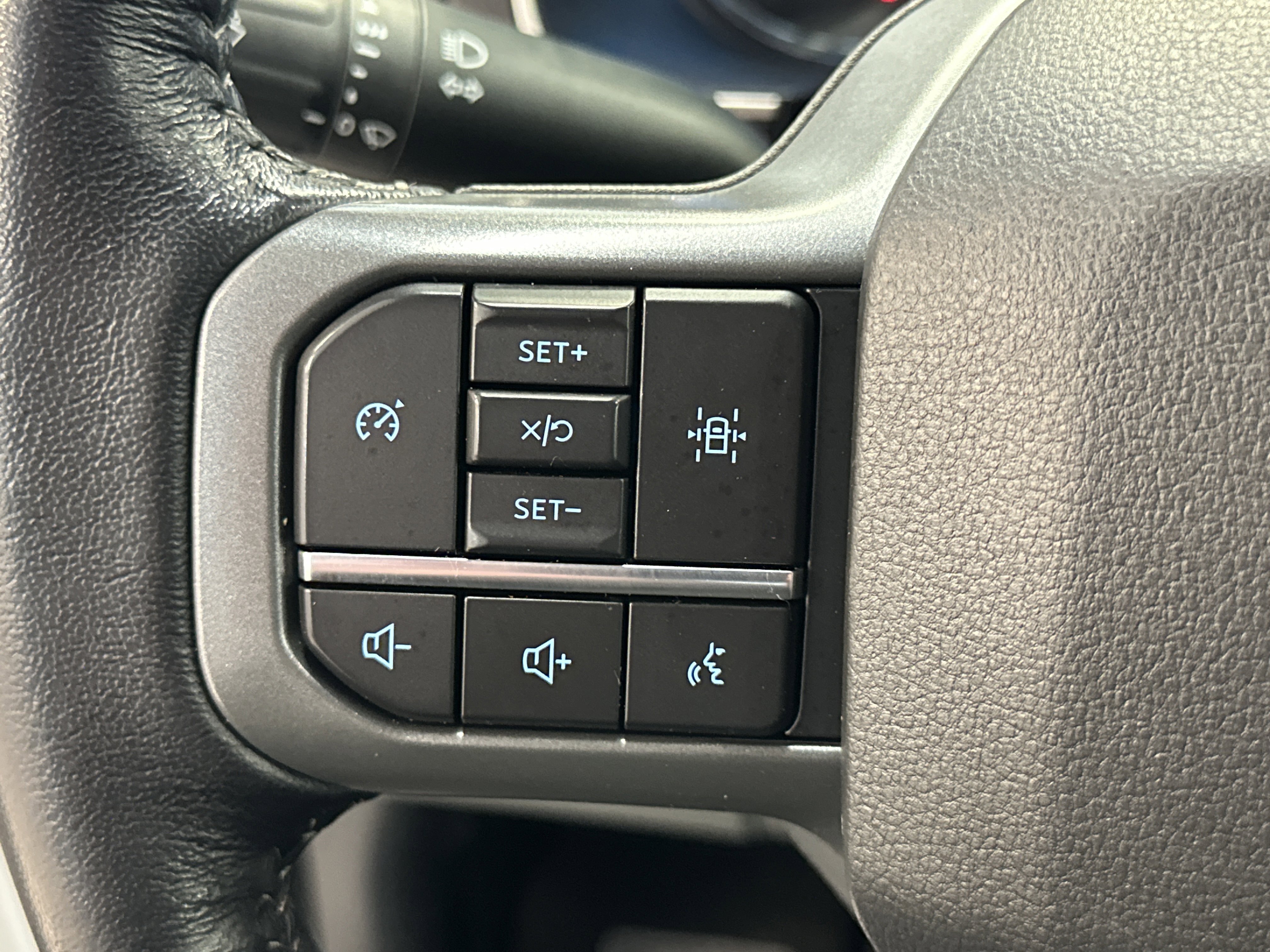 Certified 2022 Ford F150 XLT w/ Equipment Group 302A High image 37