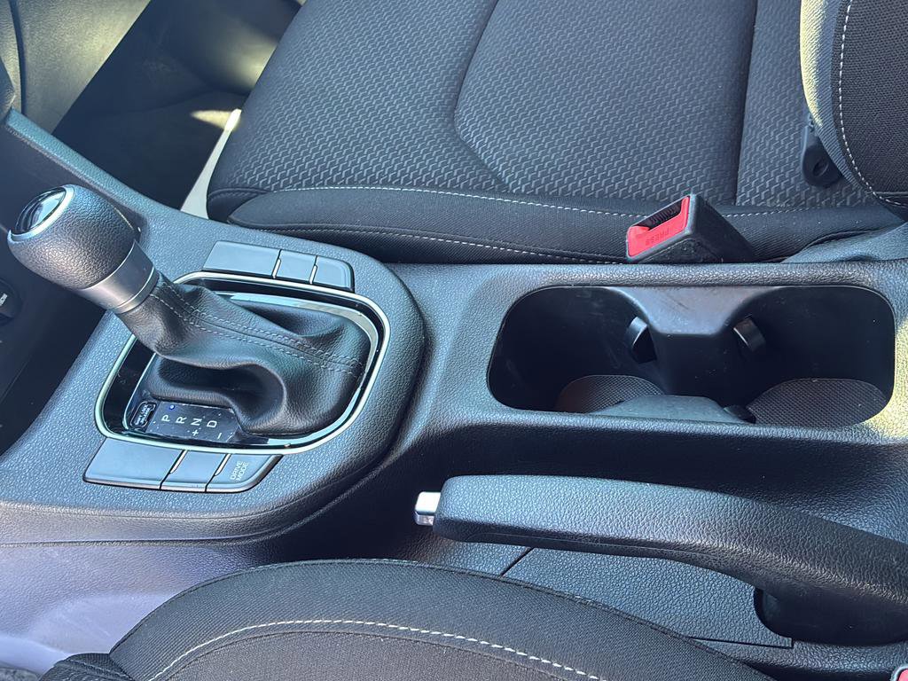 Used 2020 Hyundai Elantra GT image 30