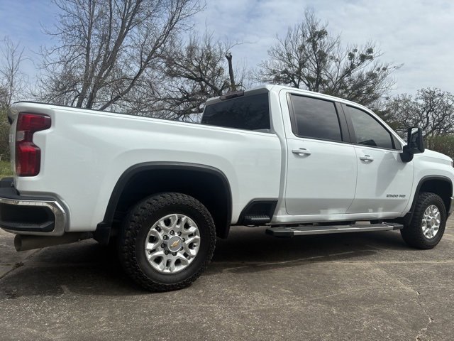 Used 2023 Chevrolet Silverado 2500 LT w/ Convenience Package image 3