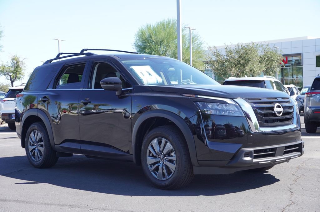 New 2025 Nissan Pathfinder SV image 4