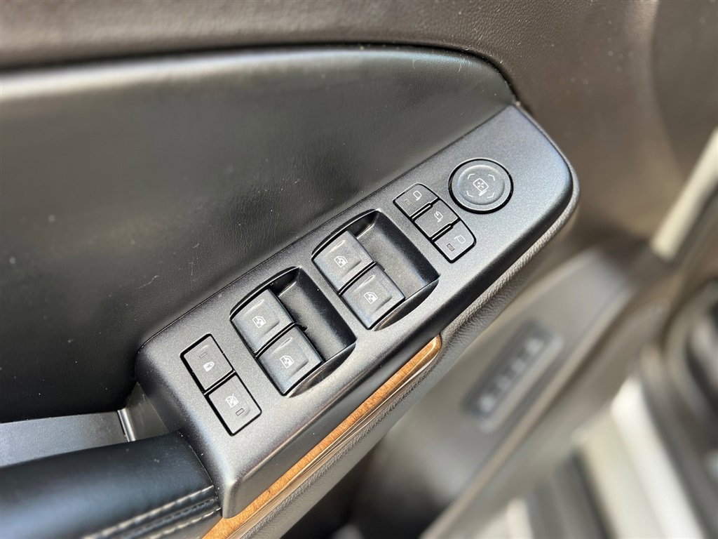 Used 2015 GMC Yukon Denali w/ Open Road Package image 16