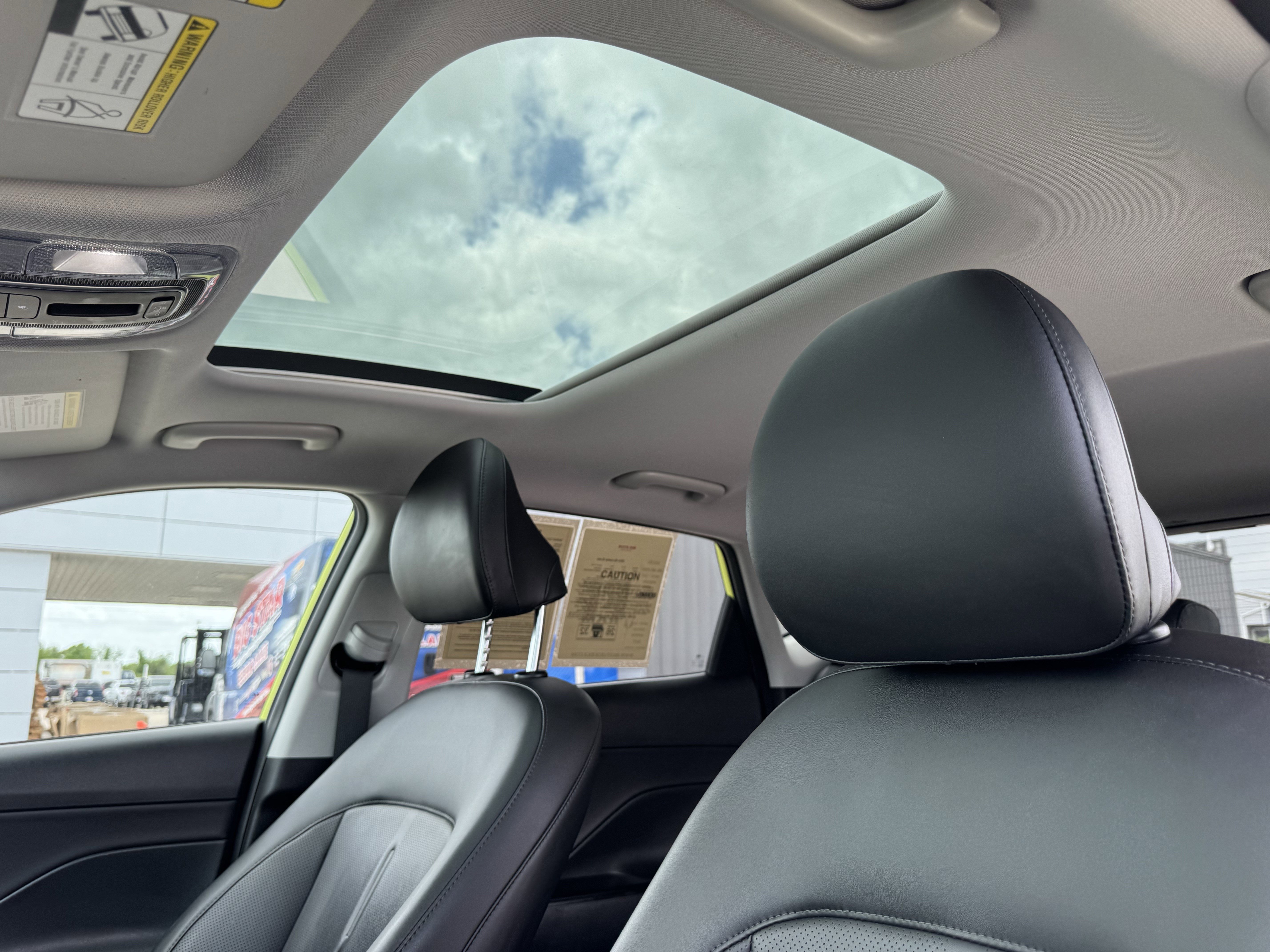 Used 2024 Hyundai Kona Limited FWD image 28