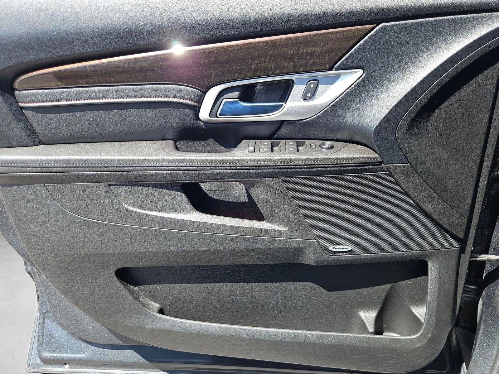 Used 2017 GMC Terrain Denali AWD/4WD image 11