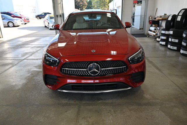 Used 2021 Mercedes-Benz E 350 4MATIC Sedan image 2