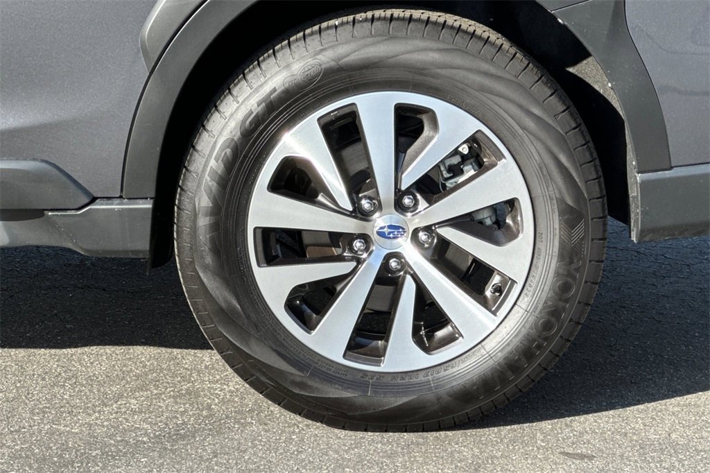 Used 2025 Subaru Outback Premium w/ Popular Package #1A image 26