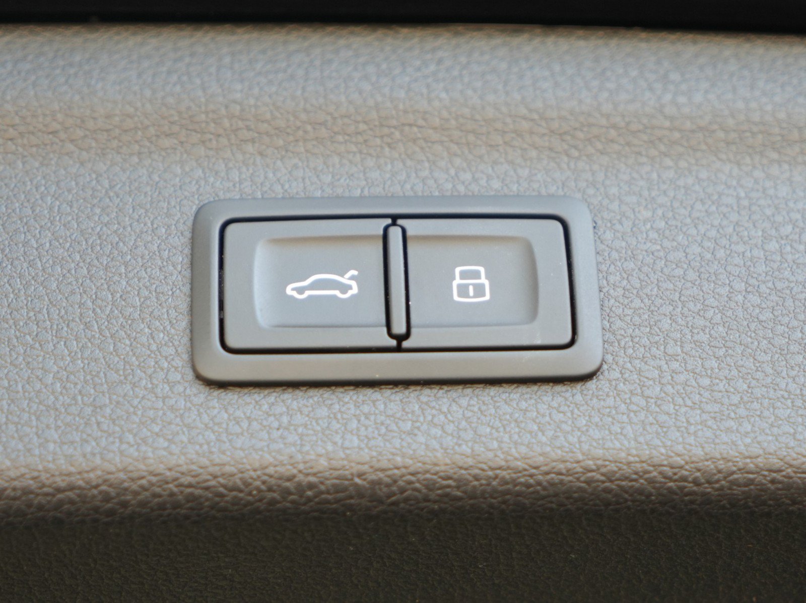 Used 2024 Audi Q3 2.0T Premium AWD/4WD image 43