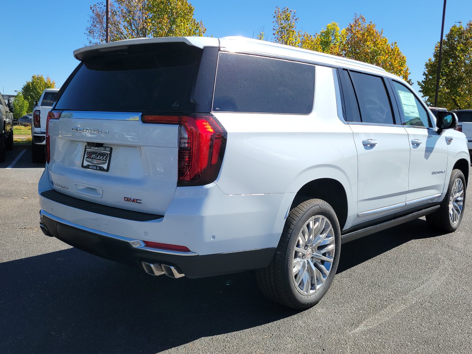 New 2026 GMC Yukon XL Denali w/ Denali Reserve Package AWD/4WD image 3