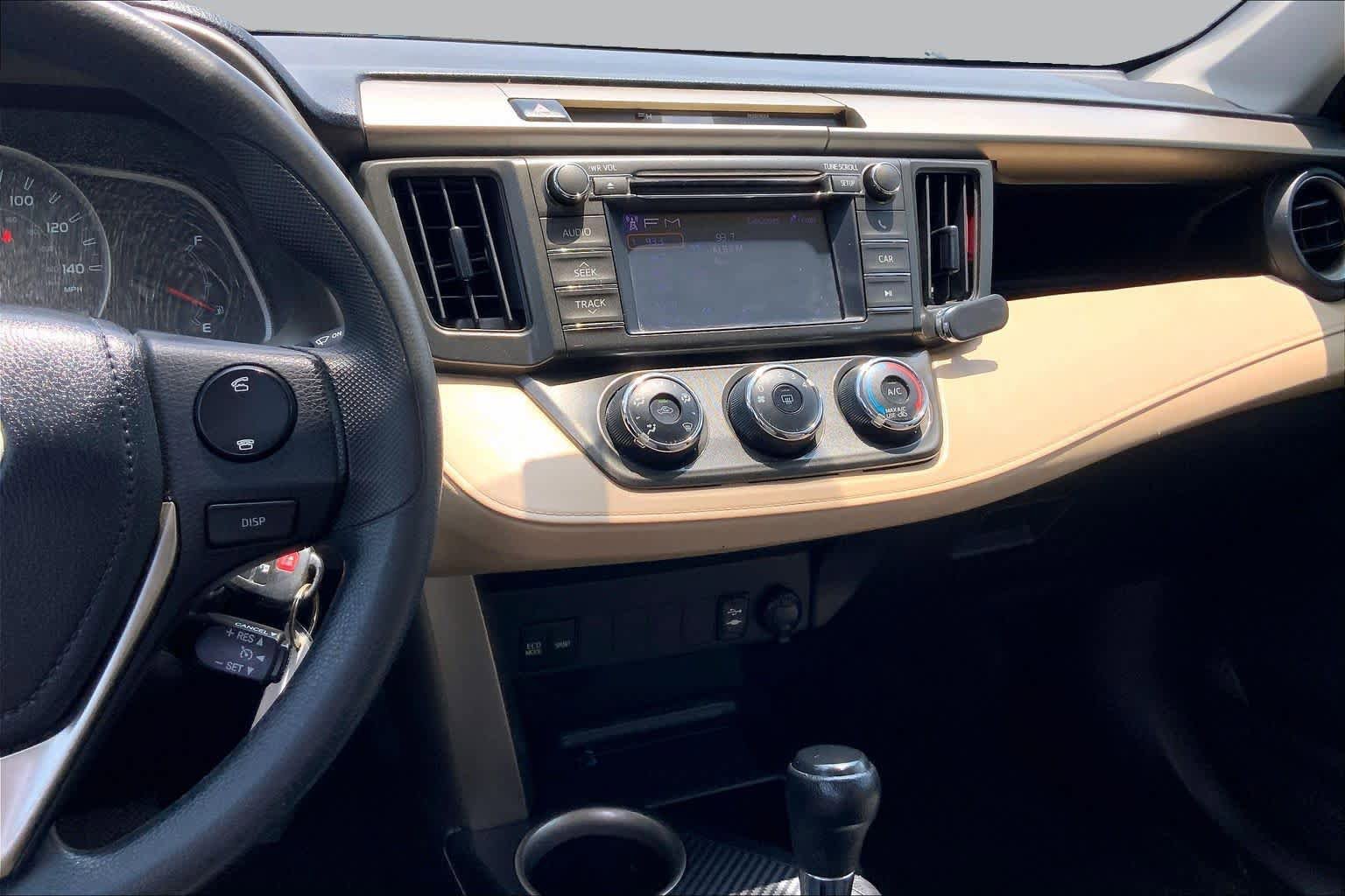Used 2013 Toyota RAV4 LE FWD image 7