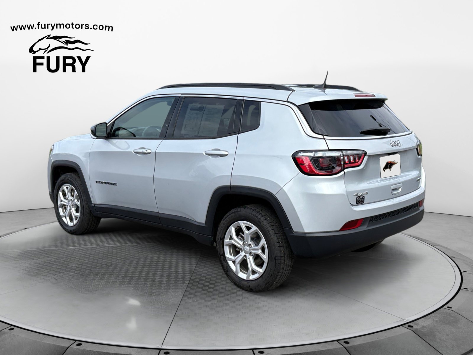 Used 2024 Jeep Compass Latitude AWD/4WD image 8