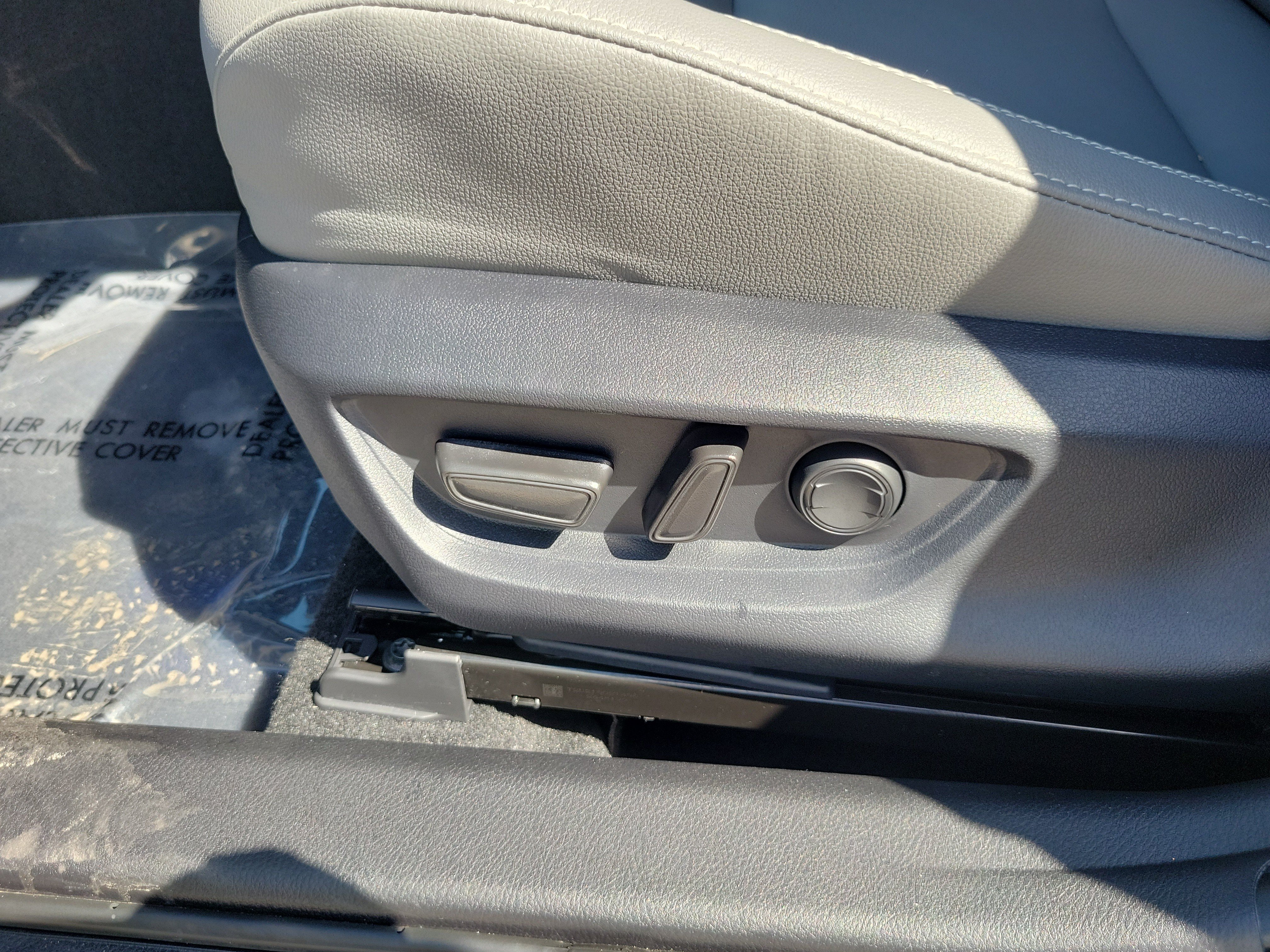 Used 2025 Toyota Camry SE FWD image 12