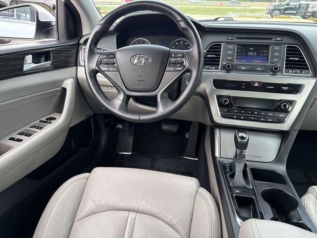 Used 2015 Hyundai Sonata Limited FWD image 10