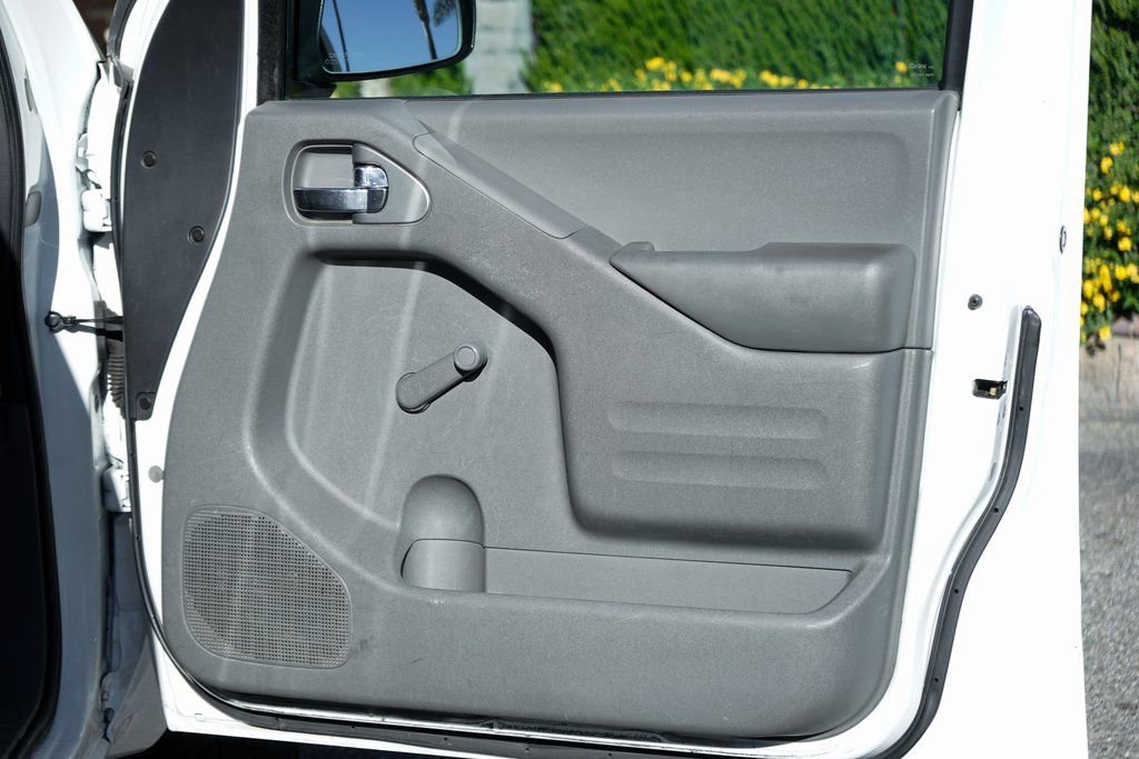 Used 2016 Nissan Frontier S image 32