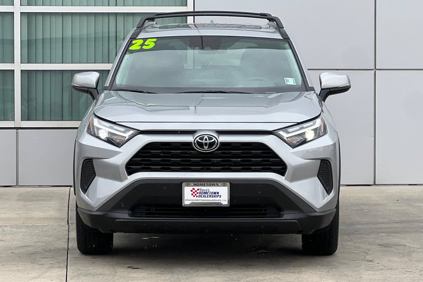 Used 2025 Toyota RAV4 XLE w/ Convenience Package AWD/4WD image 6
