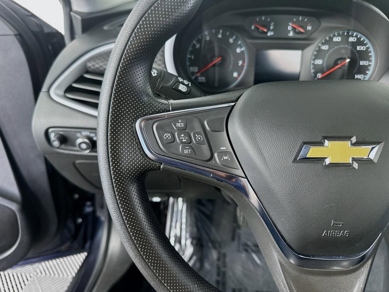 Used 2023 Chevrolet Malibu LT image 40