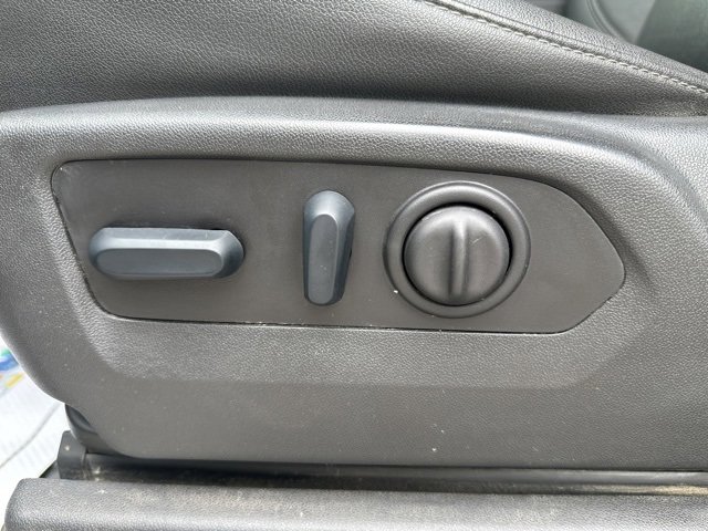 Used 2023 GMC Sierra 3500 SLT w/ SLT Preferred Package image 25