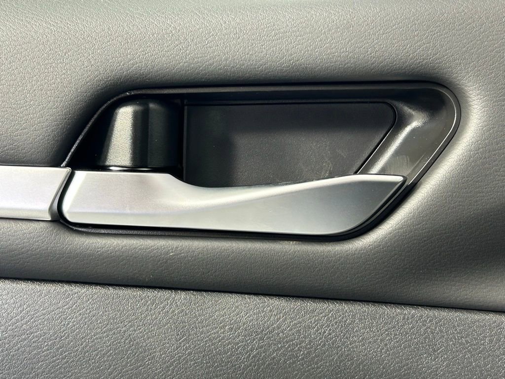 Used 2025 Nissan Altima 2.5 SL FWD image 32
