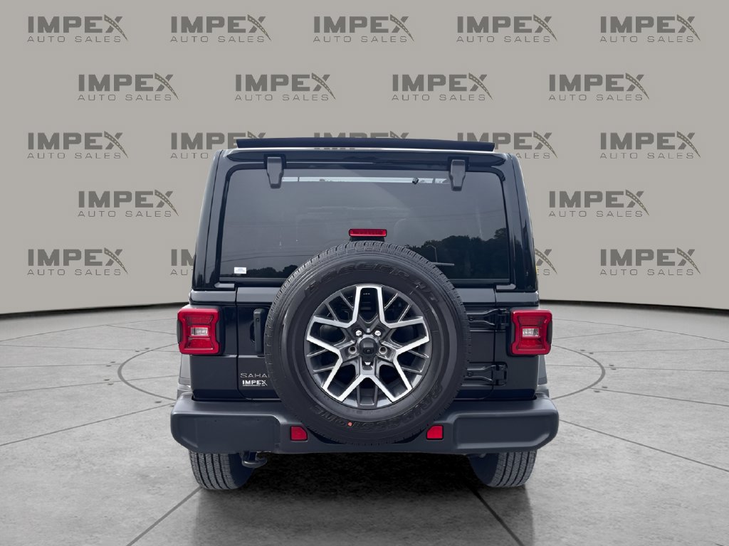 Used 2026 Jeep Wrangler Unlimited Sahara AWD/4WD image 4