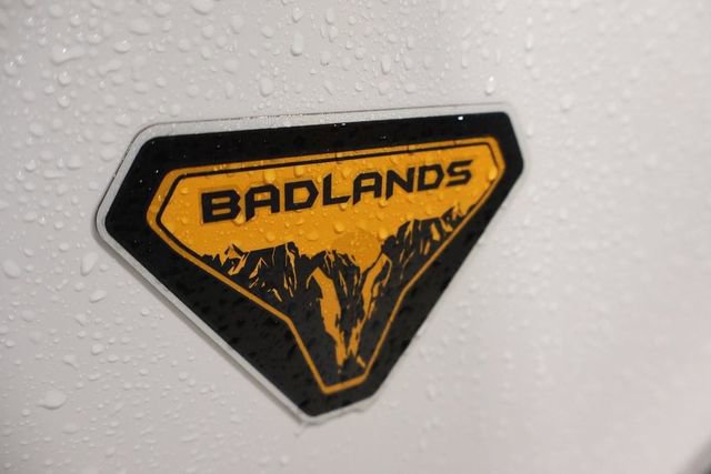 Used 2023 Ford Bronco Badlands image 39