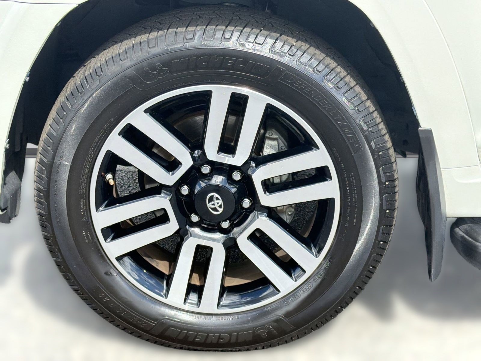 Used 2019 Toyota 4Runner Limited image 12