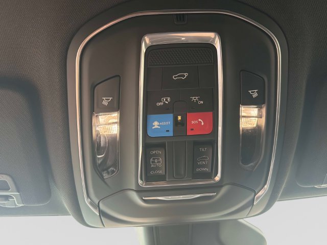 New 2026 Jeep Grand Cherokee Altitude AWD/4WD image 32