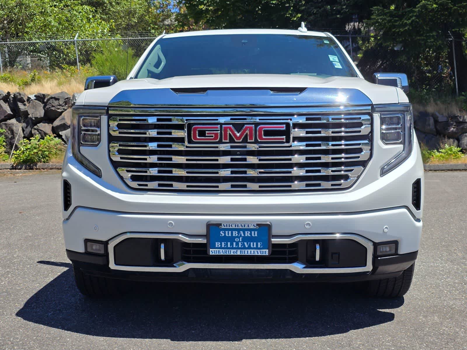 Used 2023 GMC Sierra 1500 Denali w/ Denali Reserve Package AWD/4WD image 5