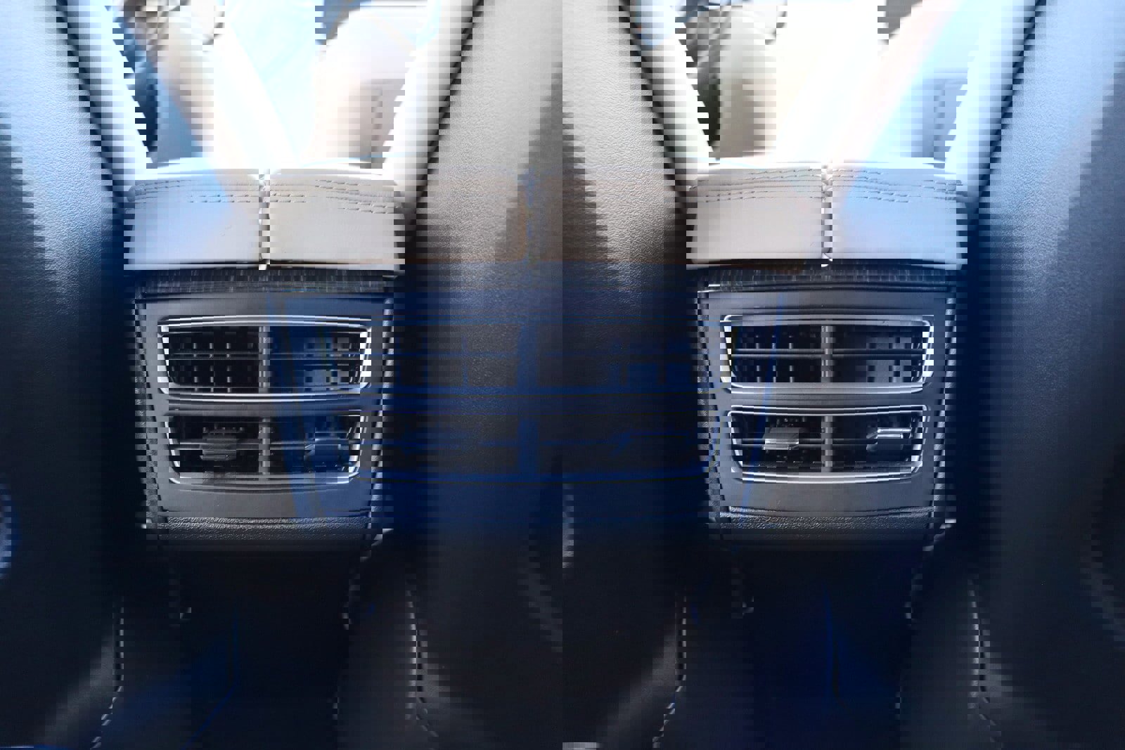 Used 2015 Tesla Model S 70D image 40