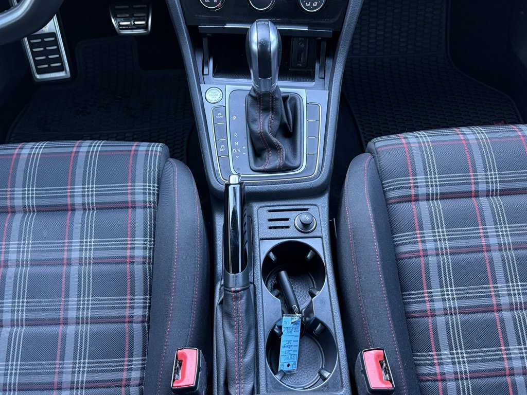 Used 2017 Volkswagen GTI Sport image 10