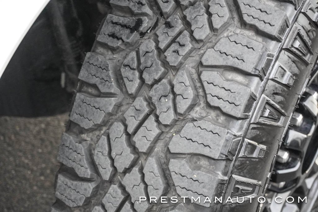 Used 2025 Ford F250 Lariat w/ Chrome Package image 12