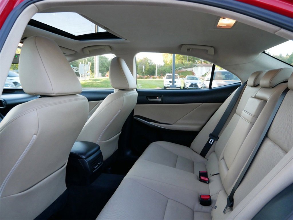 Used 2019 Lexus IS 300 image 9