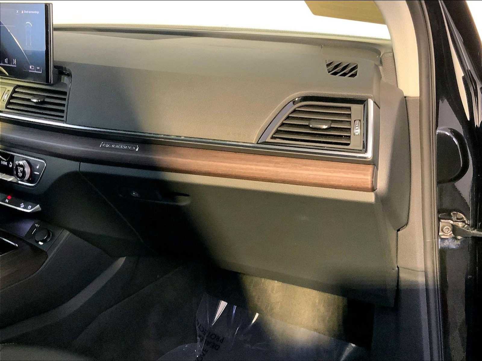 Used 2021 Audi Q5 Premium w/ Convenience Package image 22