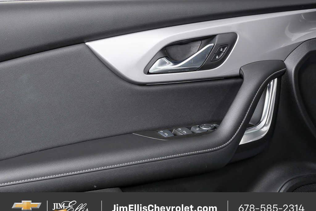 Certified 2025 Chevrolet Blazer LT FWD image 6