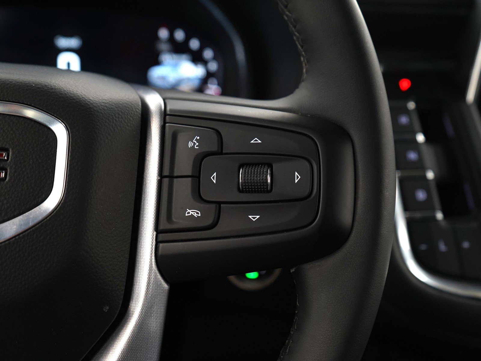 Used 2024 GMC Yukon SLE image 27