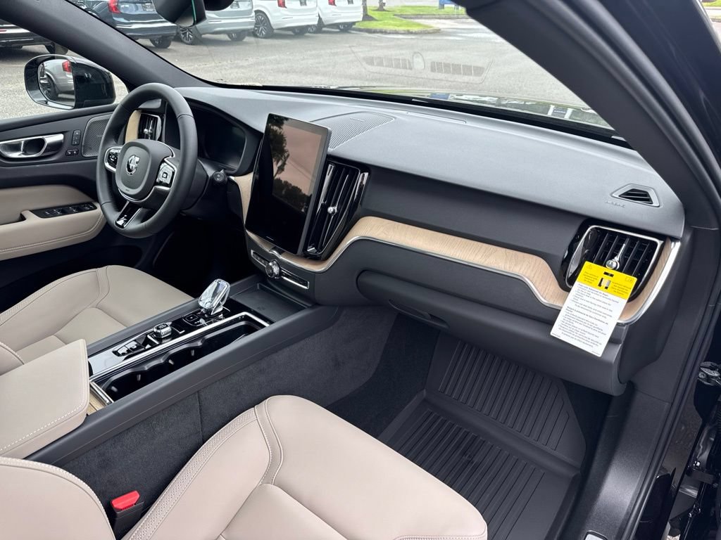 New 2026 Volvo XC60 B5 Plus w/ Protection Package Premier AWD/4WD image 20