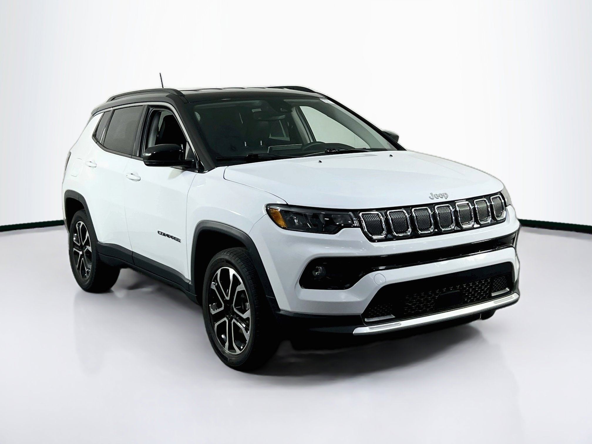 Used 2022 Jeep Compass Limited image 3