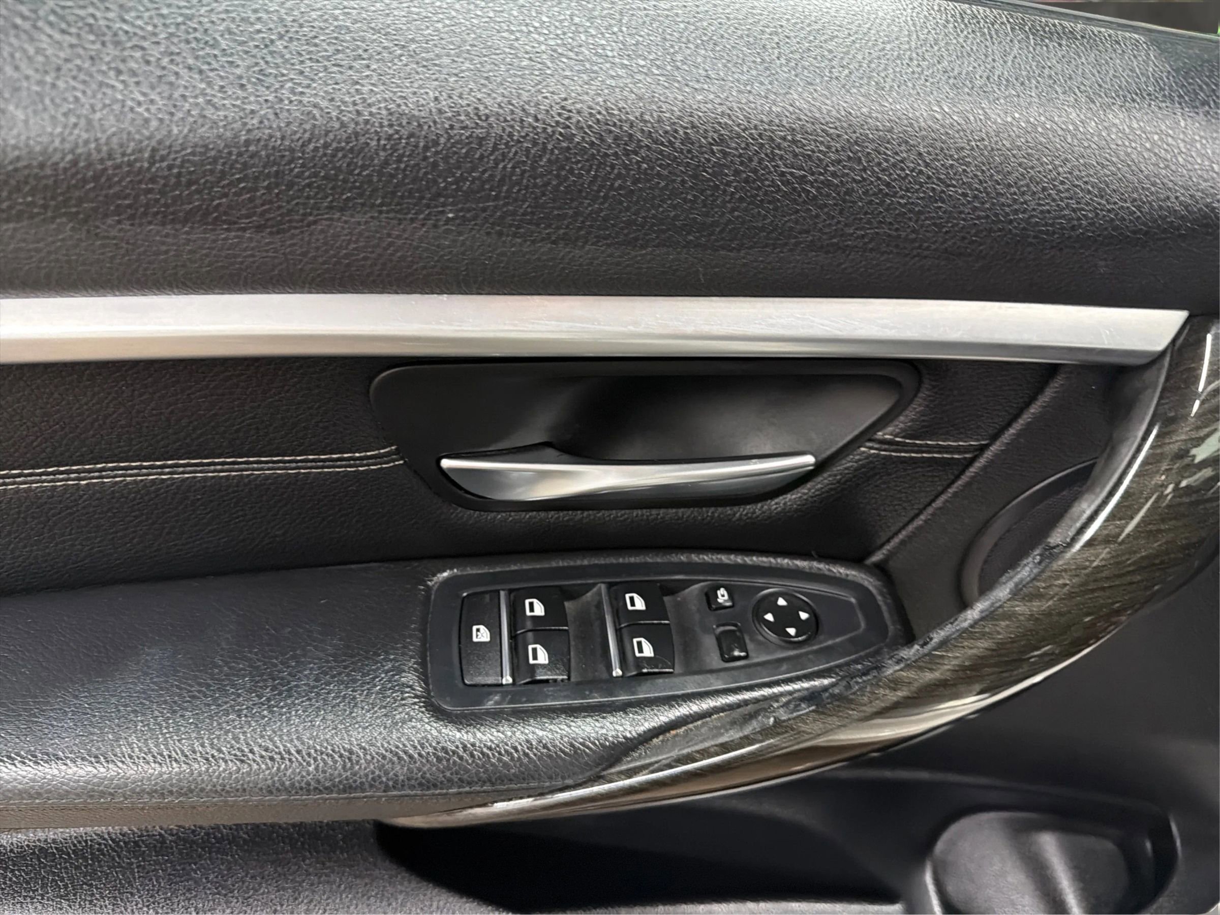 Used 2016 BMW 328i Sedan RWD image 17