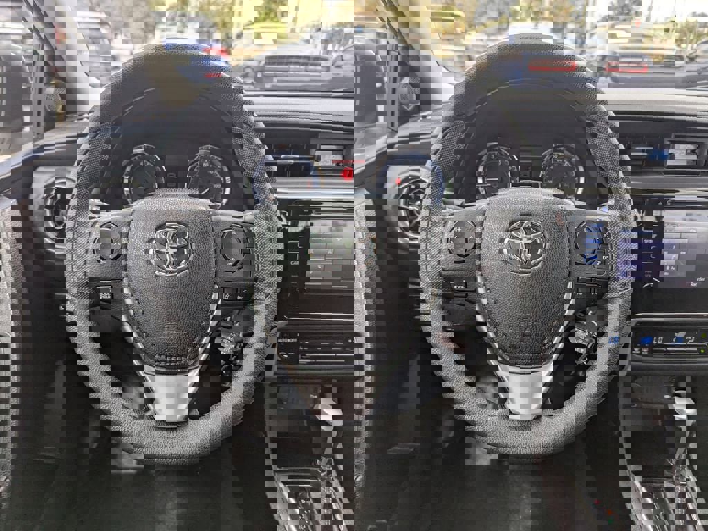 Used 2018 Toyota Corolla LE image 10