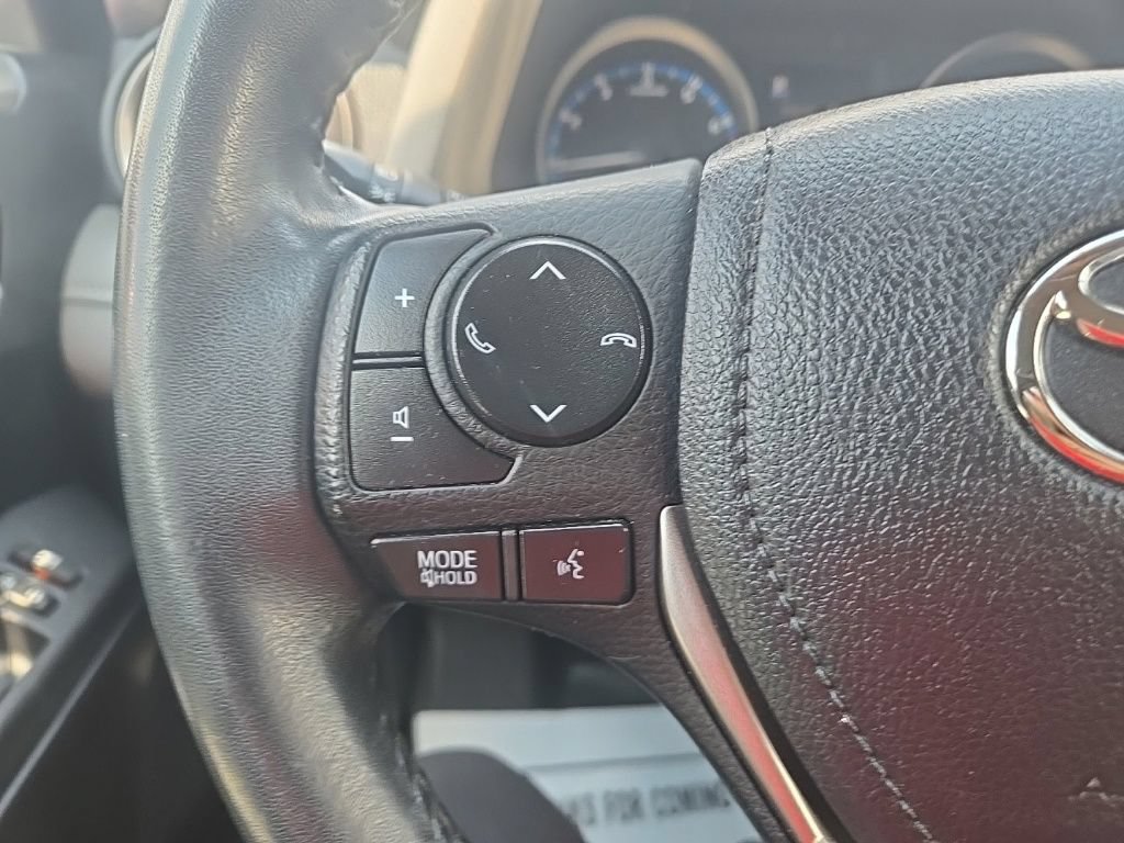 Used 2018 Toyota RAV4 XLE w/ Plus Extra Value Package AWD/4WD image 15