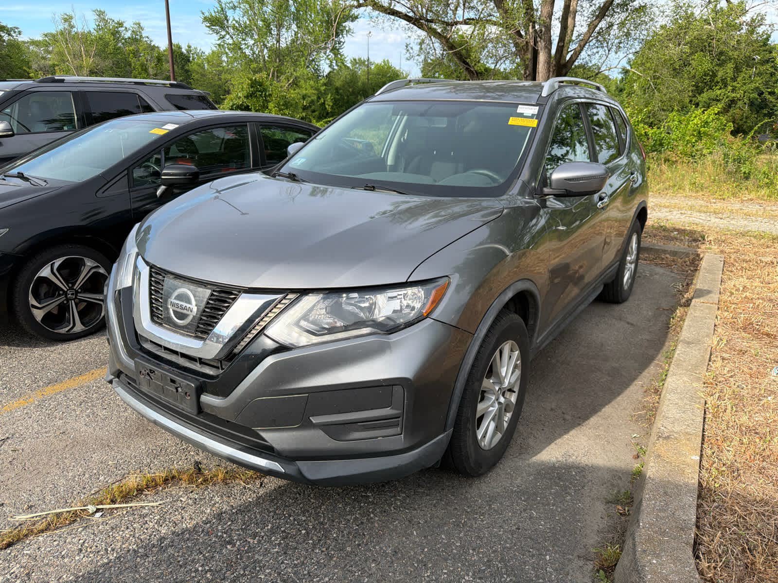 Used 2017 Nissan Rogue SV AWD/4WD image 8