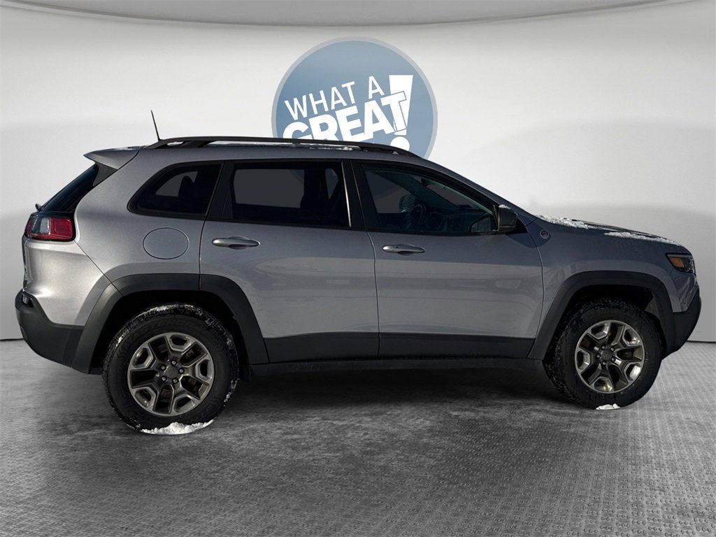 Used 2019 Jeep Cherokee Trailhawk image 2