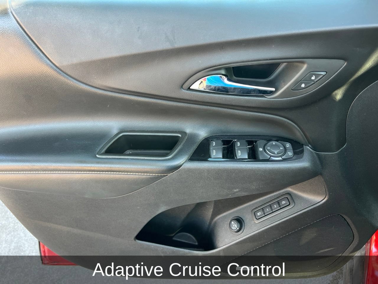 Used 2023 Chevrolet Equinox Premier FWD image 12