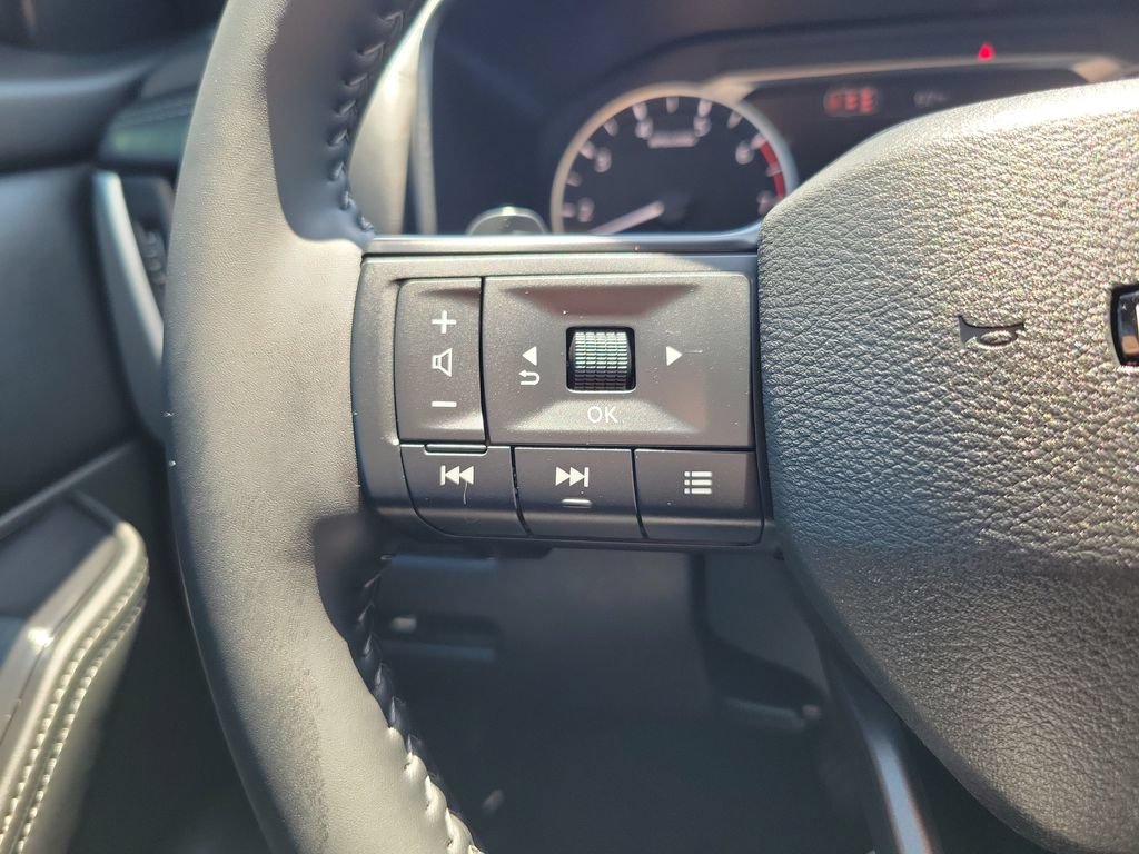 Used 2026 Nissan Rogue Dark Armor FWD image 23