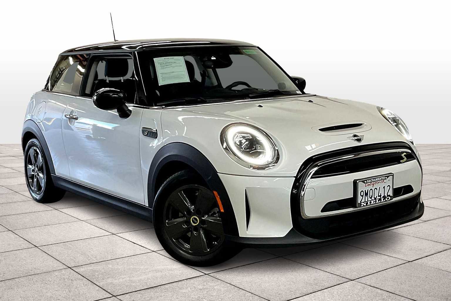 Used 2024 MINI Cooper SE image 2