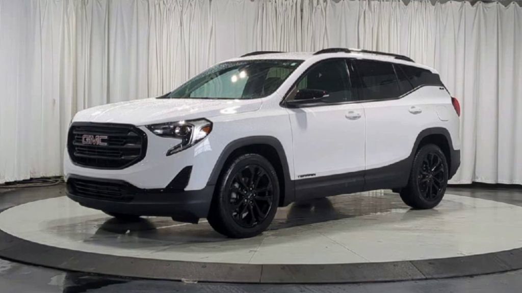 Used 2020 GMC Terrain SLE w/ Driver Convenience Package FWD image 5