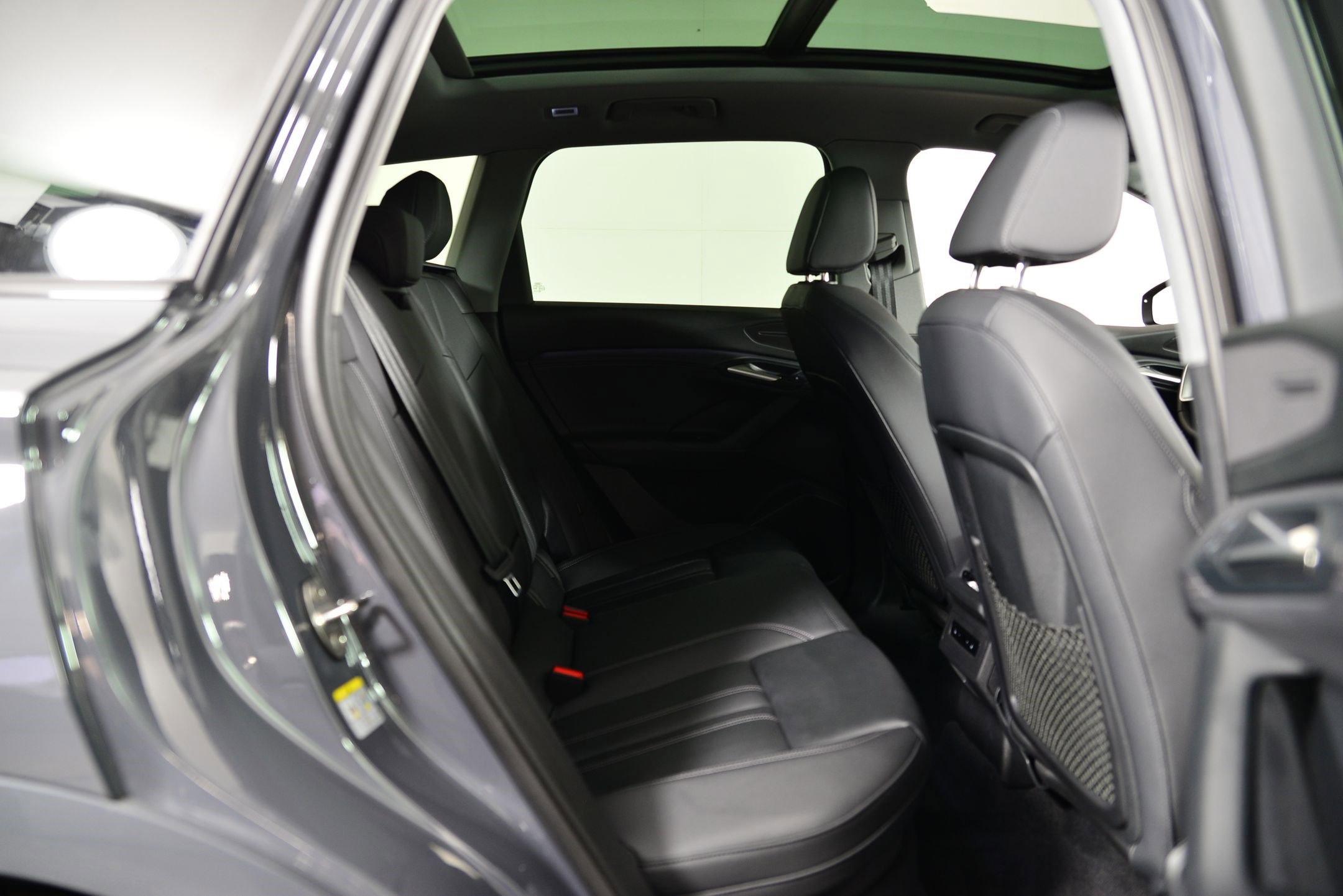 Used 2025 Audi Q6 e-tron Premium w/ Convenience Package image 21