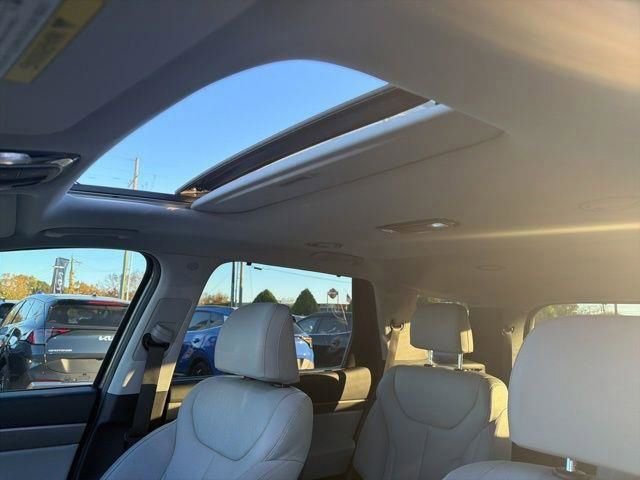 Used 2020 Hyundai Palisade SEL w/ Premium Package image 9