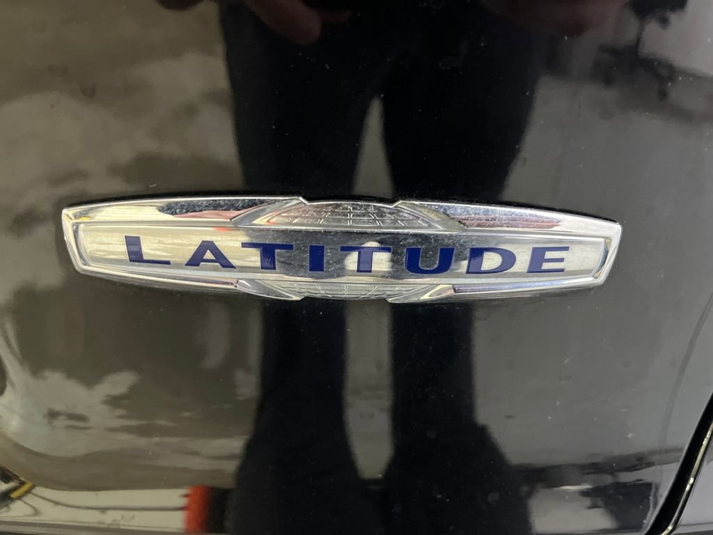 Used 2019 Jeep Cherokee Latitude w/ Popular Appearance Group image 46